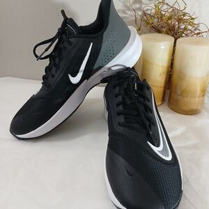 Nike Black and White Athletic Sneakers Mens Sz 9.5 NWOT Athletic Athleisure